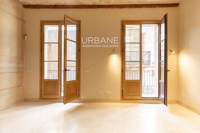 Loft con Balcón y Terraza Comunitaria en Azotea a un Paso de Las Ramblas
