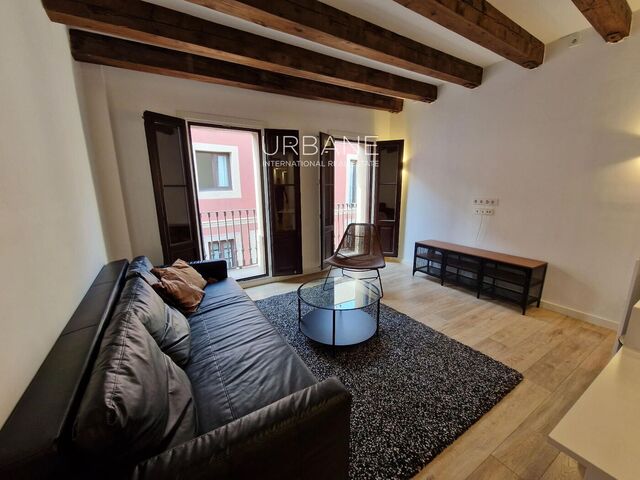 Élégant appartement rénové de 2 chambres avec balcon privé dans le Quartier Gothique de Barcelone