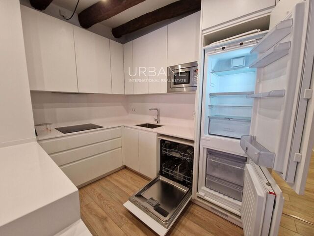 Élégant appartement rénové de 2 chambres avec balcon privé dans le Quartier Gothique de Barcelone