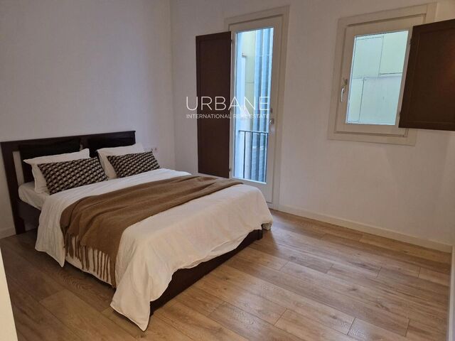 Élégant appartement rénové de 2 chambres avec balcon privé dans le Quartier Gothique de Barcelone
