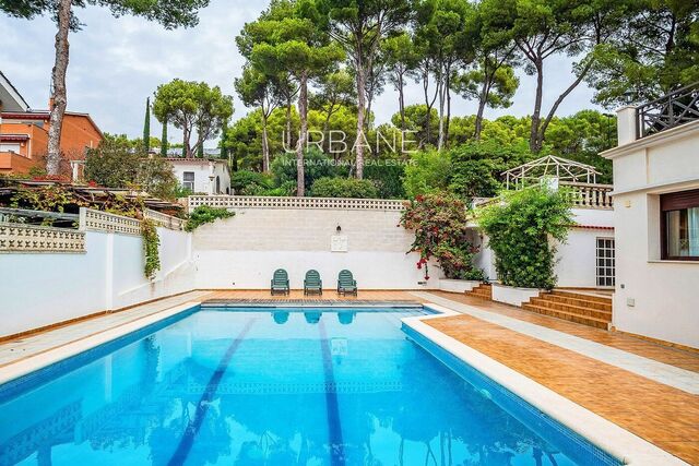 Preciosa vivienda a cuatro vientos con espectaculares vistas en Castelldefels