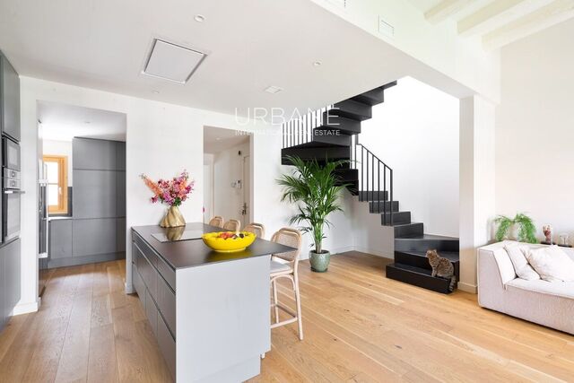 Fabuloso atico duplex de 2 habitaciones en Eixample