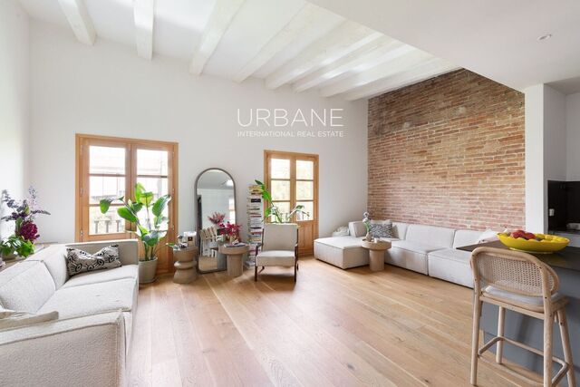 Fabuloso atico duplex de 2 habitaciones en Eixample