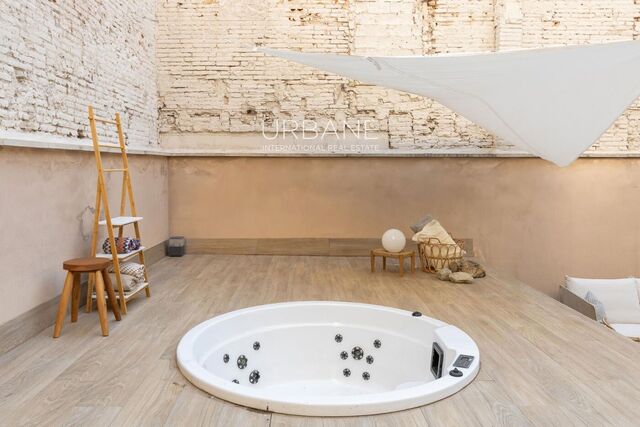 Appartement Neuf de 2 Chambres avec Superbe Terrasse Privée de 122 m² et Jacuzzi à Poble Sec