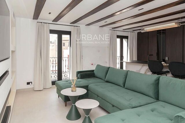 Spacious, Bright and Modern 2-Bedroom Apartment in the Heart of Barcelona