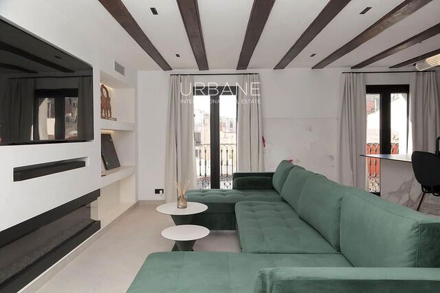 Spacious, Bright and Modern 2-Bedroom Apartment in the Heart of Barcelona