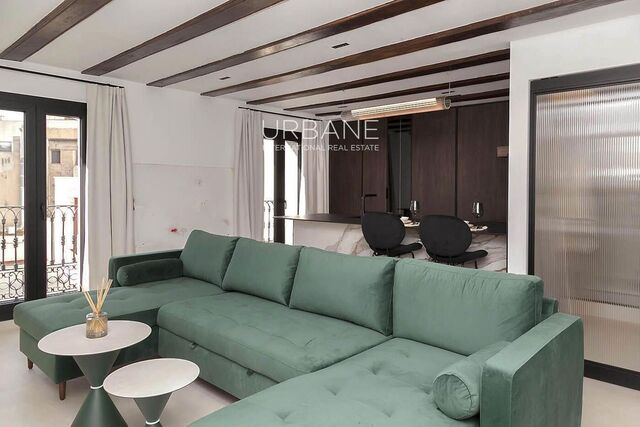 Spacious, Bright and Modern 2-Bedroom Apartment in the Heart of Barcelona