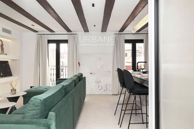 Spacious, Bright and Modern 2-Bedroom Apartment in the Heart of Barcelona