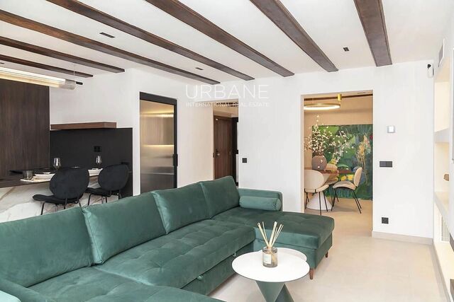 Spacious, Bright and Modern 2-Bedroom Apartment in the Heart of Barcelona