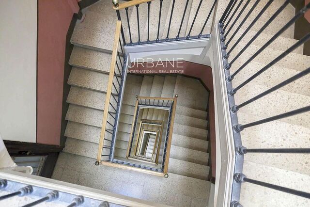 Spacious, Bright and Modern 2-Bedroom Apartment in the Heart of Barcelona