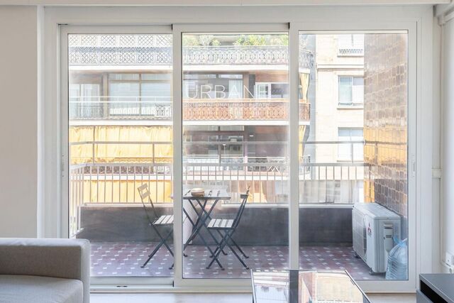 Zu vermieten: 2-Zimmer-Wohnung mit Balkon und Meer- & Bergblick in Sarrià-Sant Gervasi