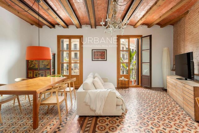 Pis de 2 habitacions reformat amb balcó al cor de l'Eixample, Barcelona