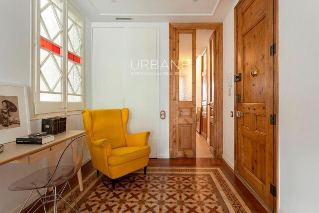 Pis de 2 habitacions reformat amb balcó al cor de l'Eixample, Barcelona