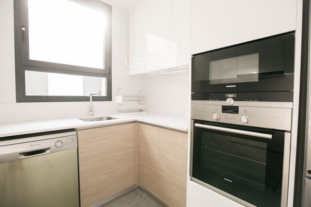 Zu vermieten – 2-Zimmer-Wohnung mit Balkon, Dachterrasse und Gemeinschaftspool