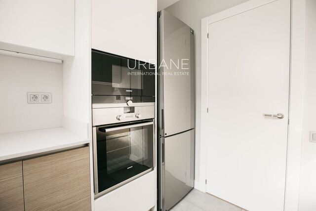 Zu vermieten – 2-Zimmer-Wohnung mit Balkon, Dachterrasse und Gemeinschaftspool