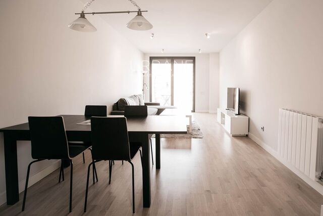 Zu vermieten – 2-Zimmer-Wohnung mit Balkon, Dachterrasse und Gemeinschaftspool