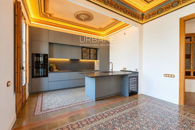 Renovated Apartment with Three Suites and Balconies in Eixample