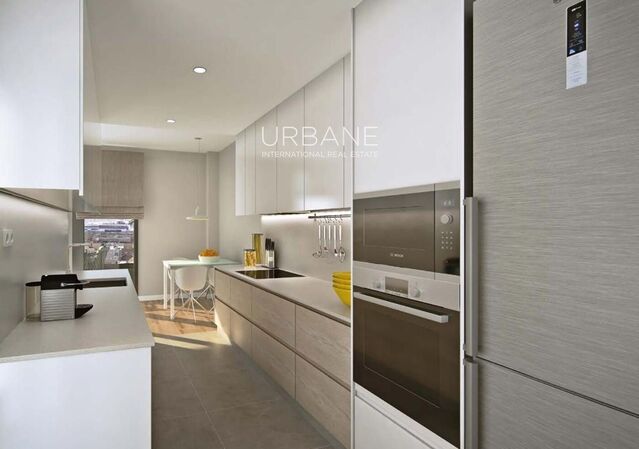 Amplio piso de 4 dormitorios con terraza y piscina