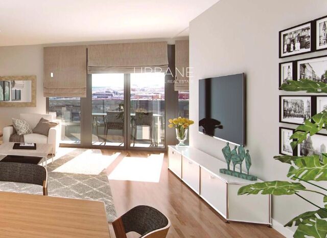 Amplio piso de 3 dormitorios con terraza privada