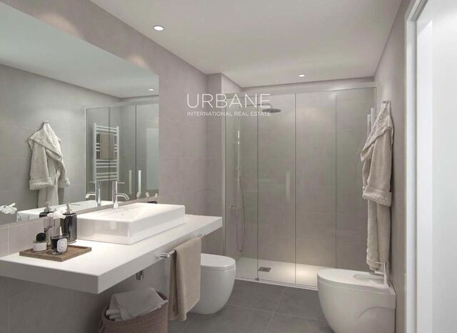 Amplio piso de 3 dormitorios con terraza privada