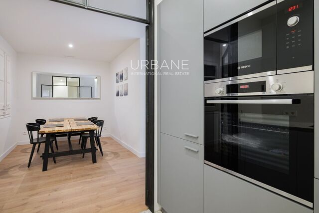 Piso Reformado con Encanto y Balcón Privado en el Centro del Eixample