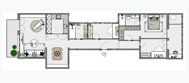 Piso Reformado con Encanto y Balcón Privado en el Centro del Eixample