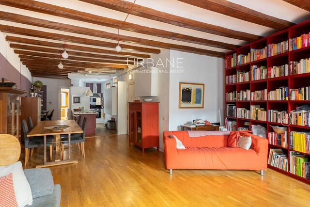 Acogedor apartamento de 3 habitaciones y 2 baños con mucho encanto en el corazón de Ciutat Vella