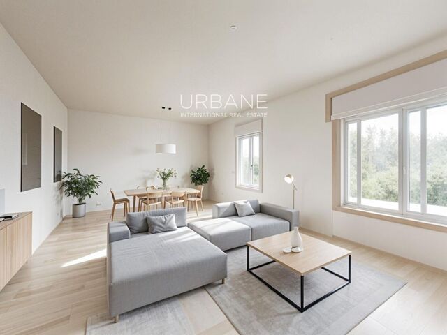 Proyecto ideal de renovación e inversión: Amplio piso de 5 habitaciones en el corazón de Barcelona