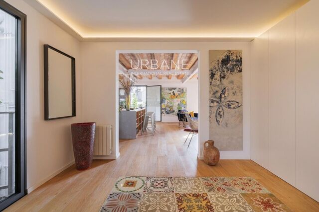 Encanto histórico y elegancia atemporal: su nuevo hogar en el corazón del Barrio Gótico