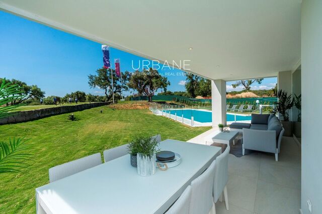 Luxuriöse 2-Zimmer-Wohnung mit privater Terrasse im San Roque Golf Resort, Cádiz