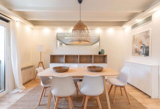 Exklusive und helle renovierte Wohnung in einem herrschaftlichen Gebäude im Eixample, Barcelona