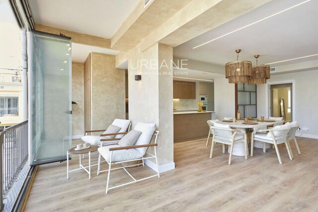 Exclusivo piso reformado en el corazón del Eixample Derecho