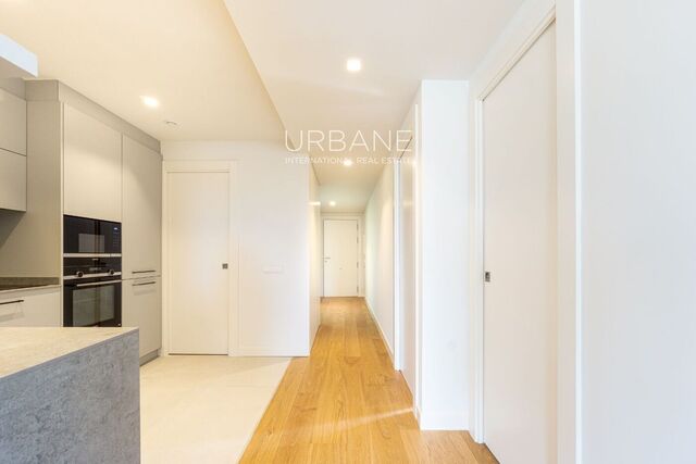 Modern 2-Bedroom Flat in Renovated Eixample Building, Barcelona