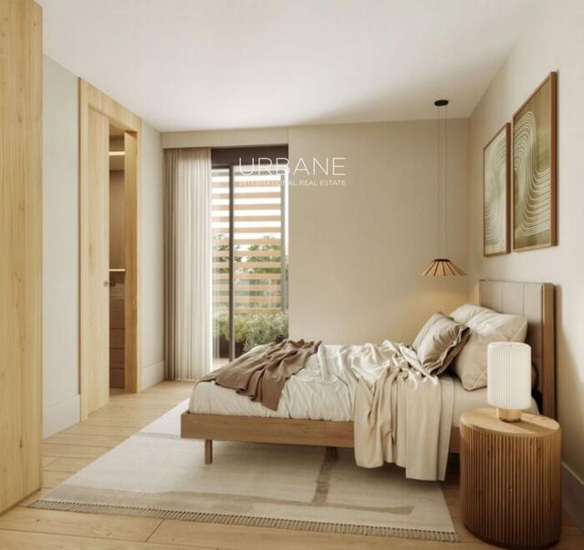 Elevated Living with Terrace in Authentic El Clot