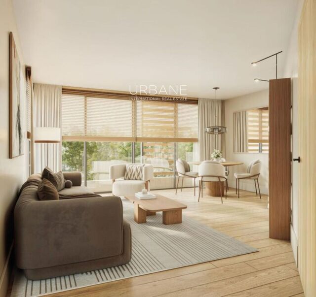 67 m² Home with Private Terrace in Vibrant El Clot
