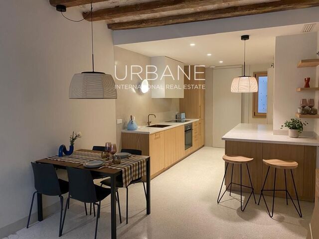 À louer: Appartement  totalement rénové, à louer à Barcelona, superficie de 52 m2, comprenant 1 chambre,1 salle de bain, Balcon, Ascenseur et Climatisation.
