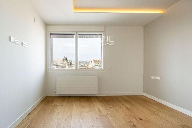 Exquisito Piso en el Corazón de l'Eixample, Barcelona | 2 Habitaciones, 2 Baños y Vistas Impresionantes