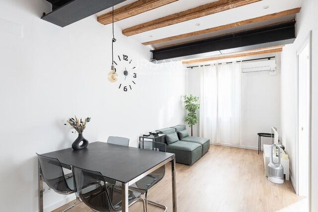 Encantador Apartamento Renovado en el Corazón de El Raval