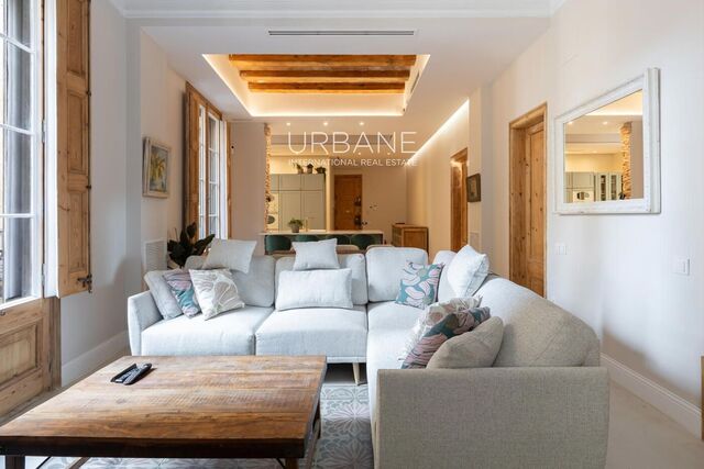 EN LLOGUER: Apartament Totalment Moblat al Cor del Barri Gòtic