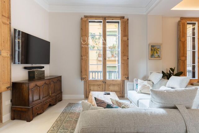 EN LLOGUER: Apartament Totalment Moblat al Cor del Barri Gòtic
