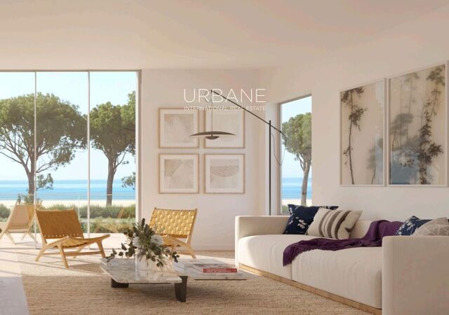 Un Jardín Privado Inigualable a Pasos del Mar — Vida Exclusiva en Brava