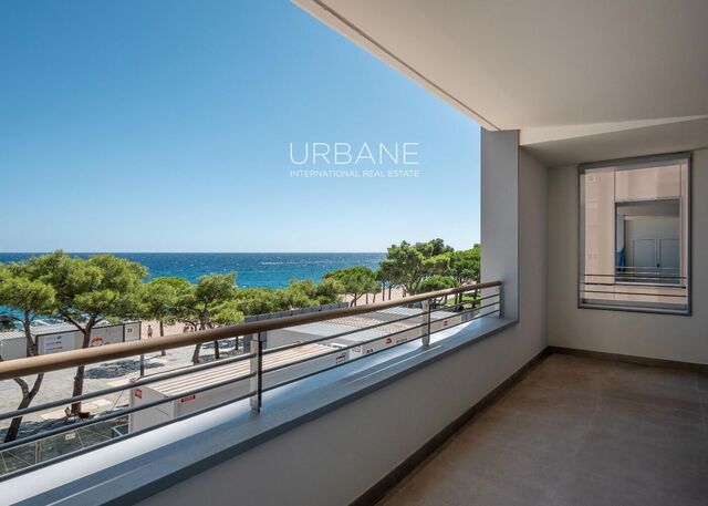 Obra Nueva: Apartamento de 2 Dormitorios con Gran Jardín Privado en la Costa Brava