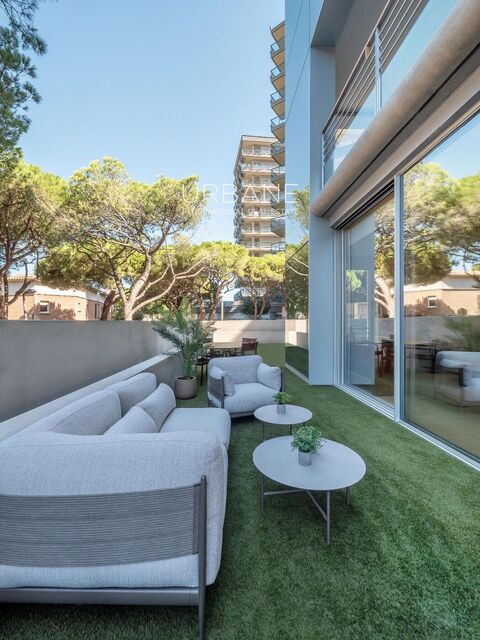 Wohnung mit 76 m² Terrasse, Aerothermischer Heizung und Pool an der Costa Brava