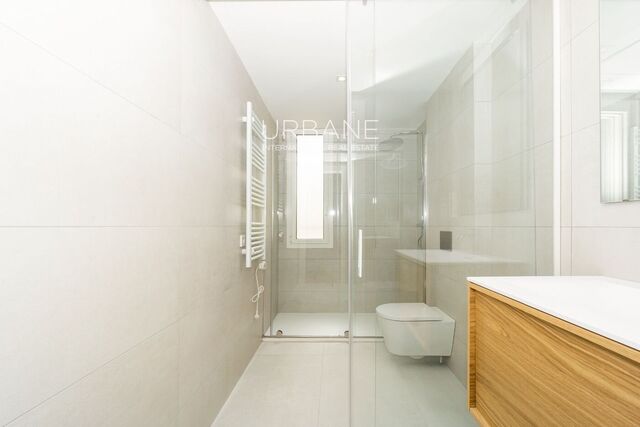 Encantador Piso de 2 Habitaciones en el Corazón de Eixample, Barcelona