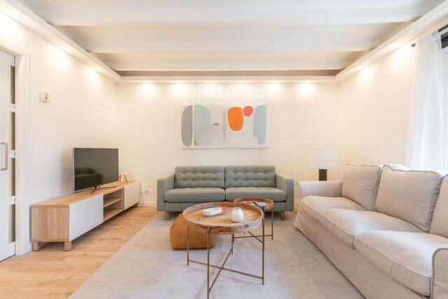 Exklusive und helle renovierte Wohnung in einem herrschaftlichen Gebäude im Eixample, Barcelona | Verfügbar ab Februar zur befristeten Miete