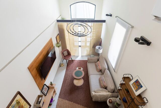 Stylish Duplex with Private Entrance in Gràcia