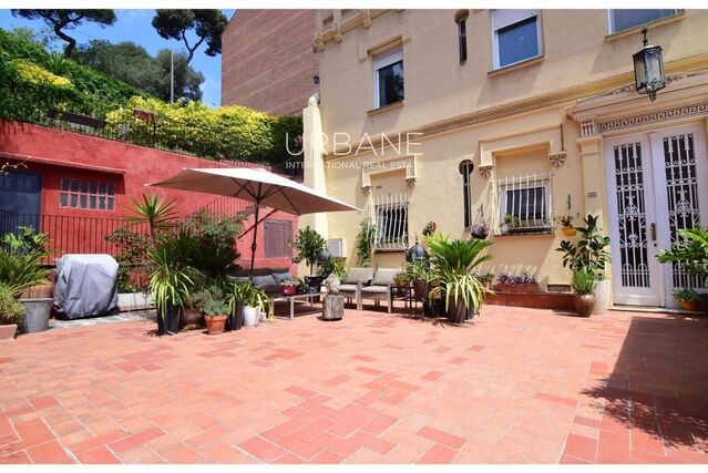 Casa Histórica con Piscina y Jardines en el Corazón de Vallvidrera