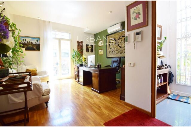 Casa Histórica con Piscina y Jardines en el Corazón de Vallvidrera