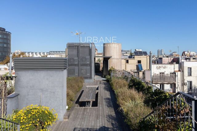 Hogar de Diseño de 3 Dormitorios con Terraza Privada y Piscina Comunitaria en Ciutat Vella