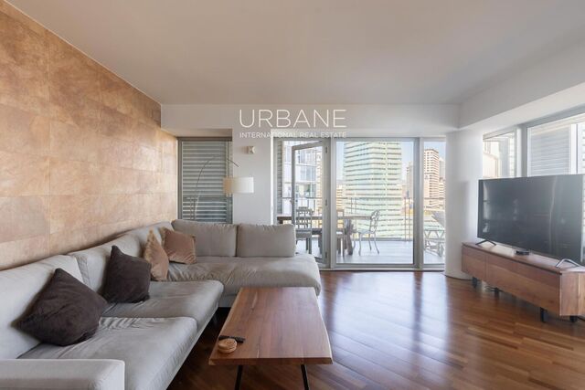 Stilvolle 3-Zimmer-Wohnung mit Meerblick und großer privater Terrasse in Sant Martí